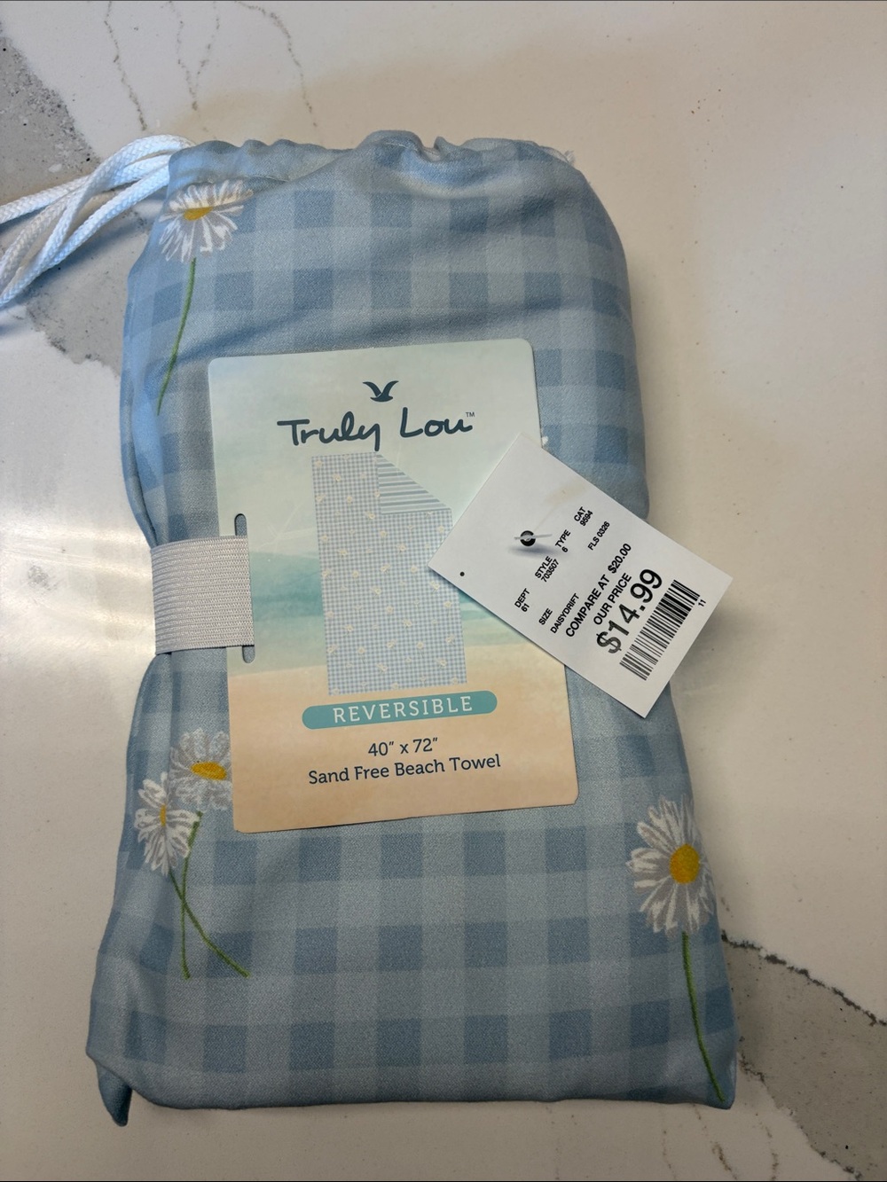 Truly Lou Reversible Light Blue Daisy Sand-Free Beach Towel & bonus Laundry Bag